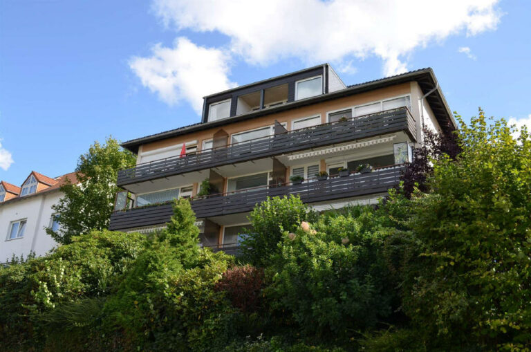 Gepflegte 2 Zi.-Mietwohnung mit Südbalkon und schönem Ausblick