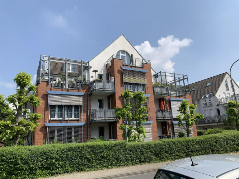 Schicke Eigentumswohnung mit Tiefgaragenstellplatz in Herford!
