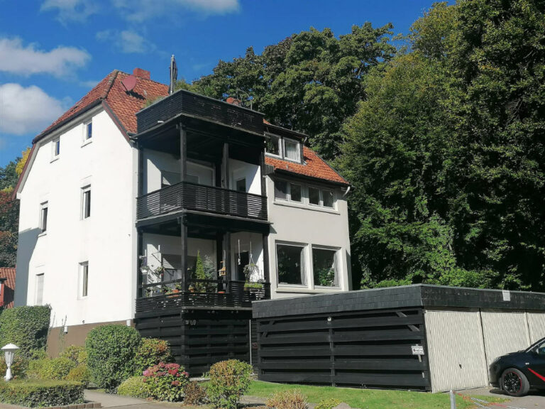 Schicke 4-Zimmer-Wohnung mit 2 Balkonen nähe Kurpark