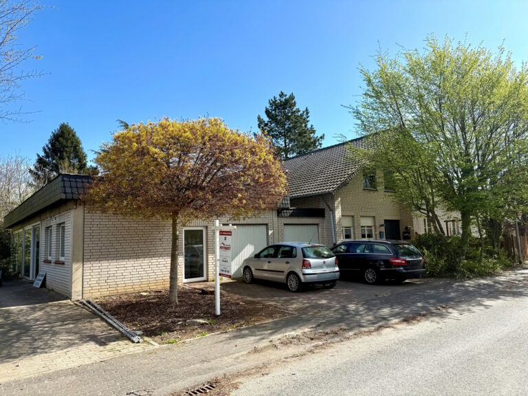 Komfortables Einfamilienhaus mit viel Platz und angrenzender Gewerbeeinheit in Löhne!