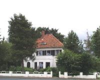 In idyllischer Wohnlage von Hiddenhausen befindet sich diese stilvolle Villa mit parkähnlich angelegtem Grundstück.