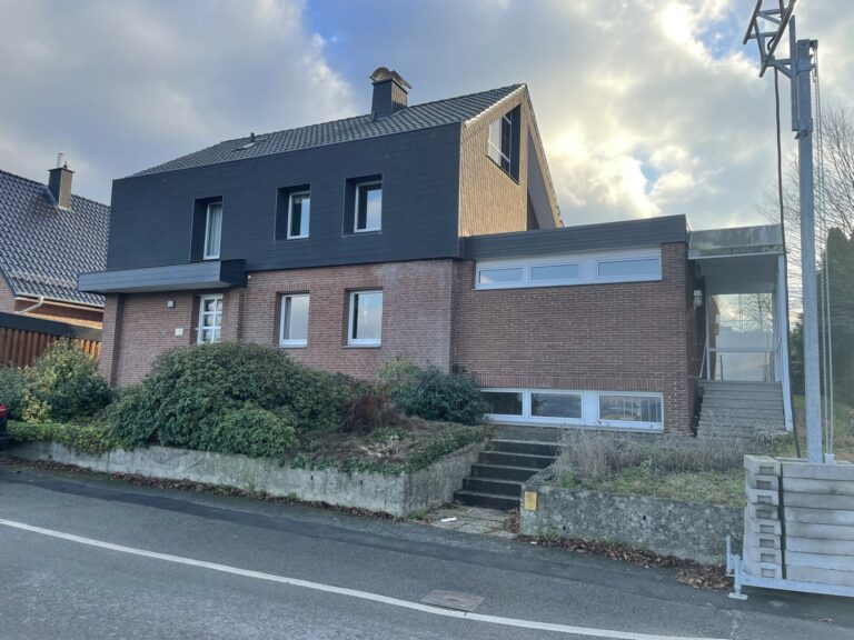 Großzügige 3-Zimmer-Wohnung mit Einbauküche in einem gepflegten 2-Familienhaus in Herringhausen