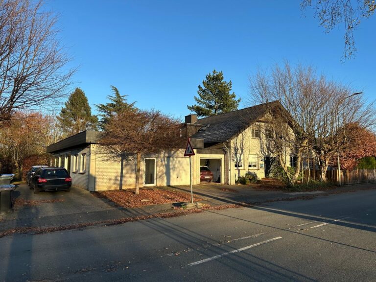 Einfamilienhaus mit angrenzender Gewerbeeinheit als Miteigentumsanteil!